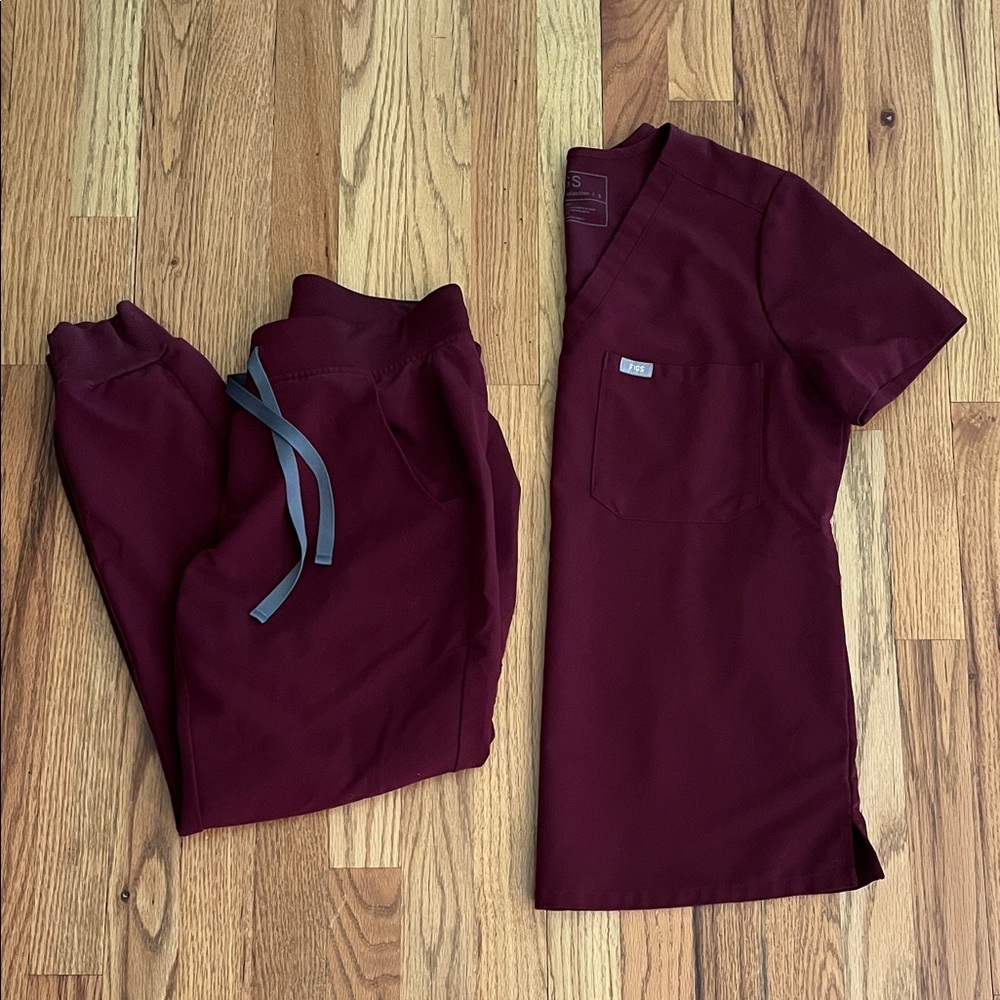 Figs Burgundy Scrub Set